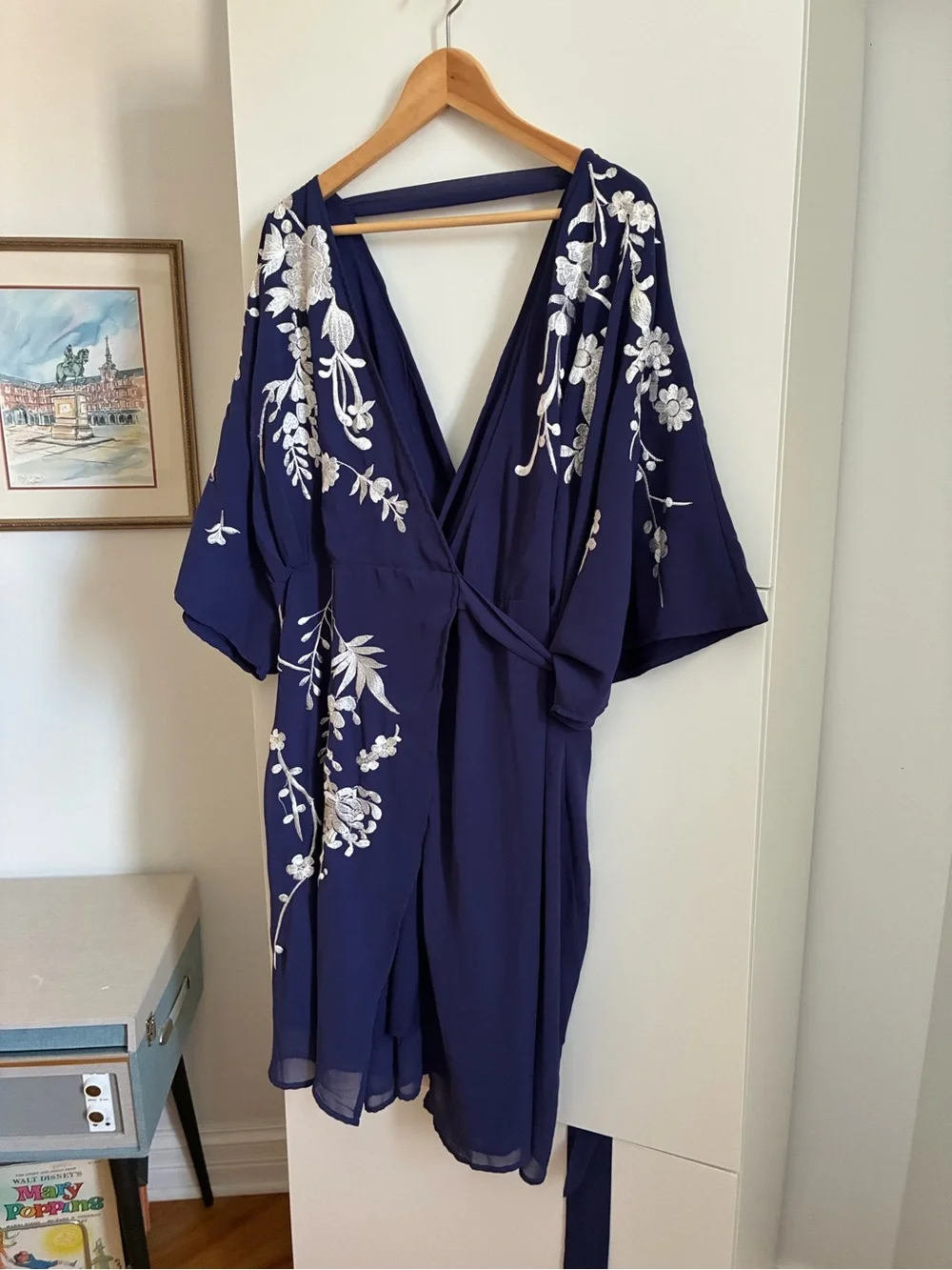 NWT ASOS Deep Navy Embroidered Wrap Kimono Dress with Tie Waist - Size 16 - Picture 2 of 12